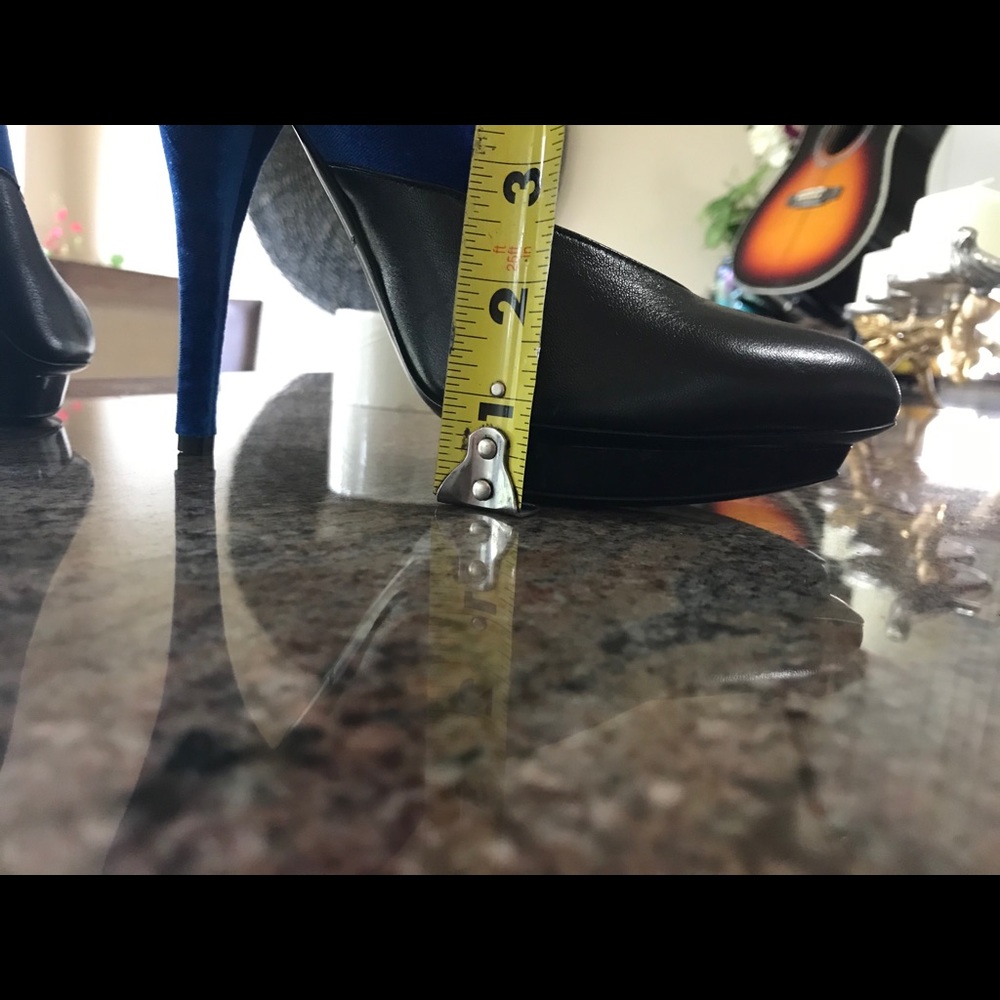 š¤GIFTš¤MQ By Alexander McQueen pump blue velvet - Picture 8 of 16